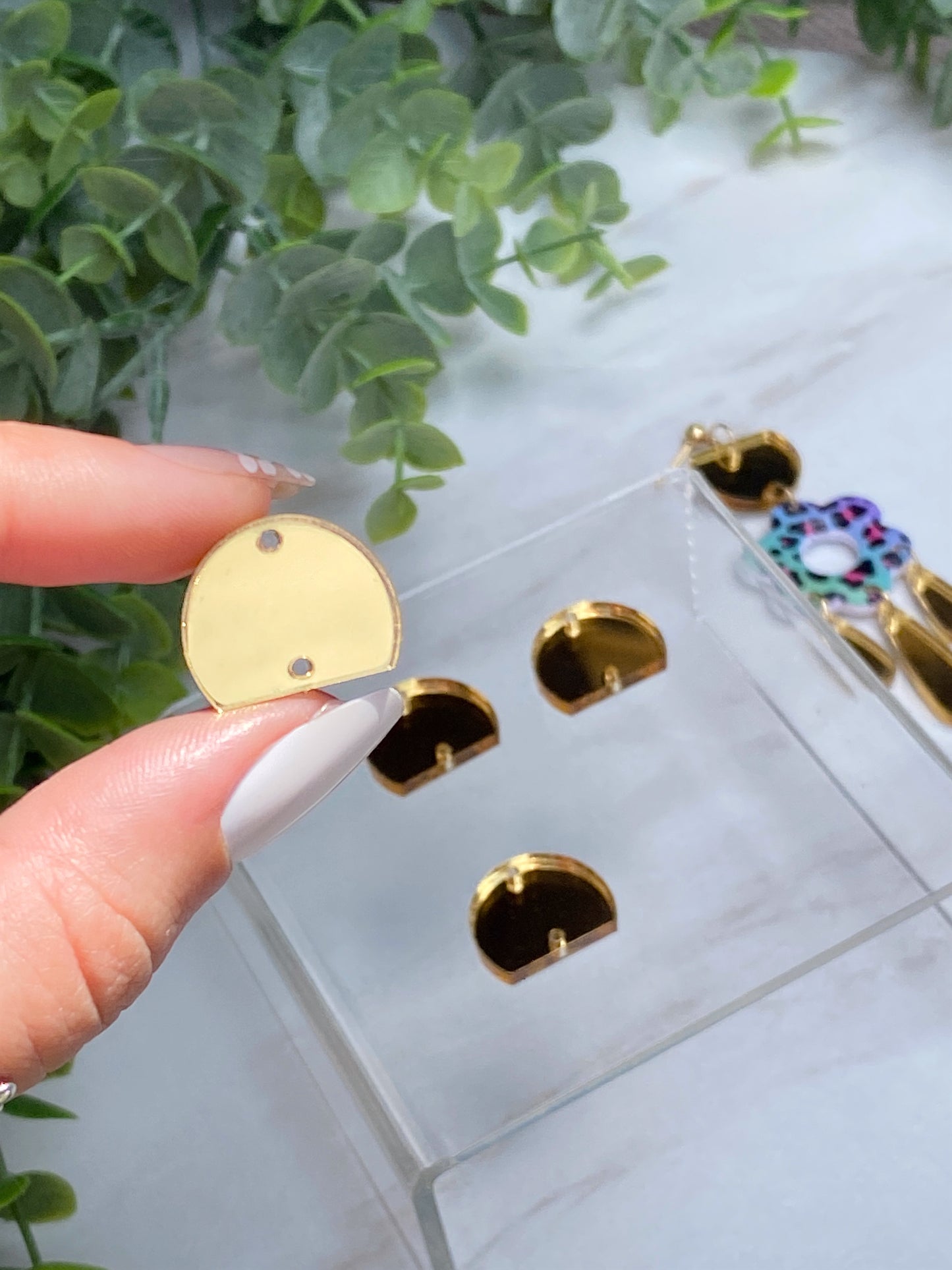 Rounded Acrylic Connects (4 Pc) - Jewelry Findings